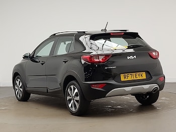 Used Kia Stonic 2022 for sale - 78080379: Photo