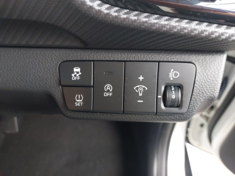 Used Kia Stonic 2023 for sale - 76475685: Photo 12