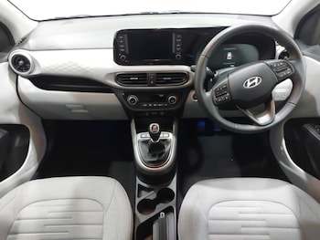 Used Hyundai i10 2024 for sale - 77108600: Photo