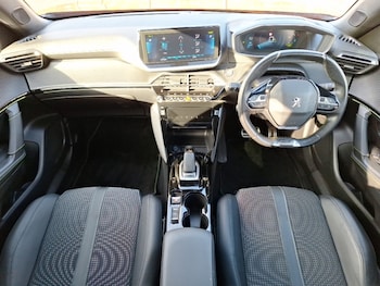 Used Peugeot 2008 2021 for sale - 77556501: Photo