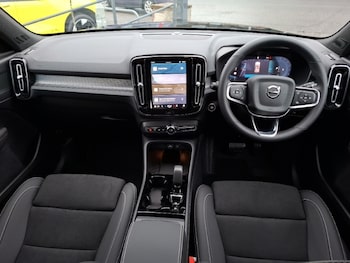 2025 - 2.0 B3P Plus Dark 5dr Auto