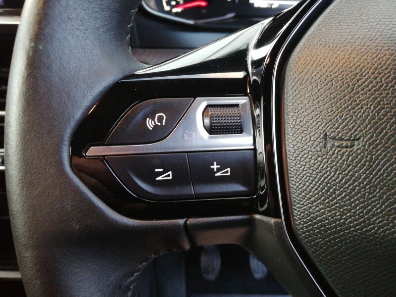 Used Peugeot 2008 2022 for sale - 77197171: Photo 10