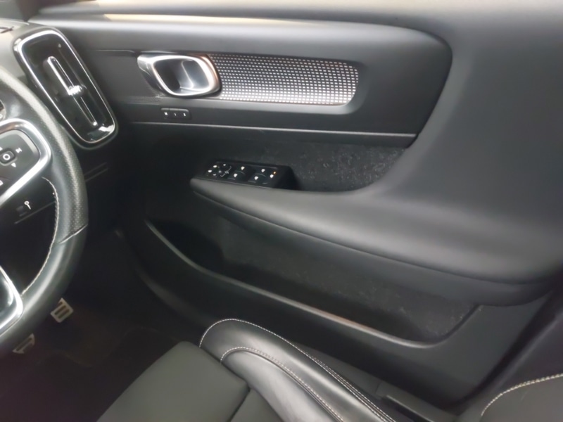 Used Volvo XC40 2021 for sale - 76502634: Photo 10