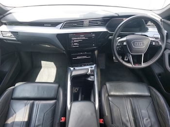 Used Audi Q8 2023 for sale - 79528897: Photo