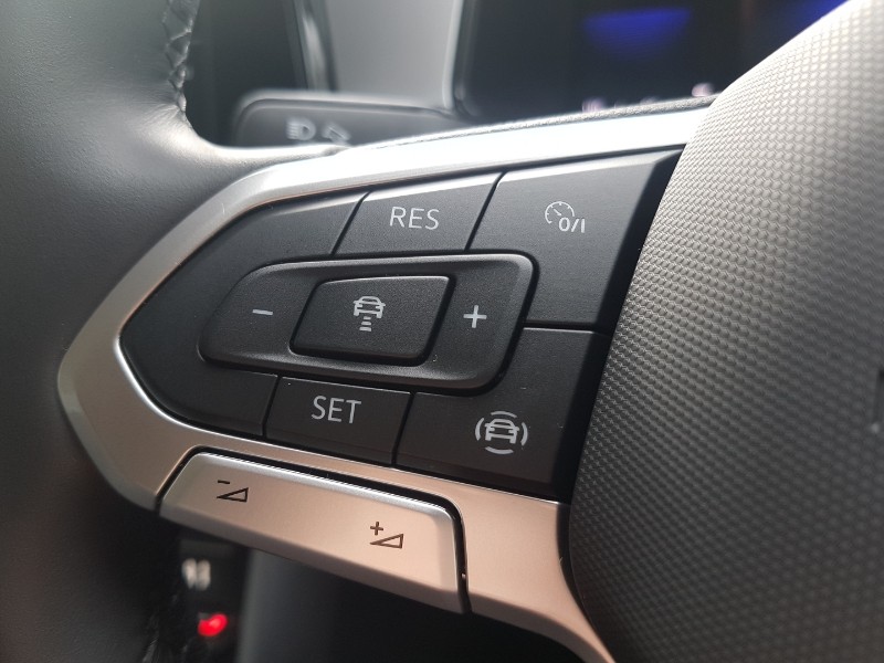 Used Volkswagen T-Roc 2023 for sale - 76614548: Photo 12