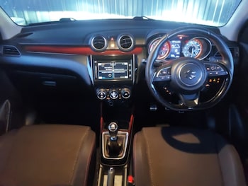 Used Suzuki Swift 2021 for sale - 76764674: Photo