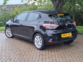 Used Renault Clio 2024 for sale - 78853191: Photo