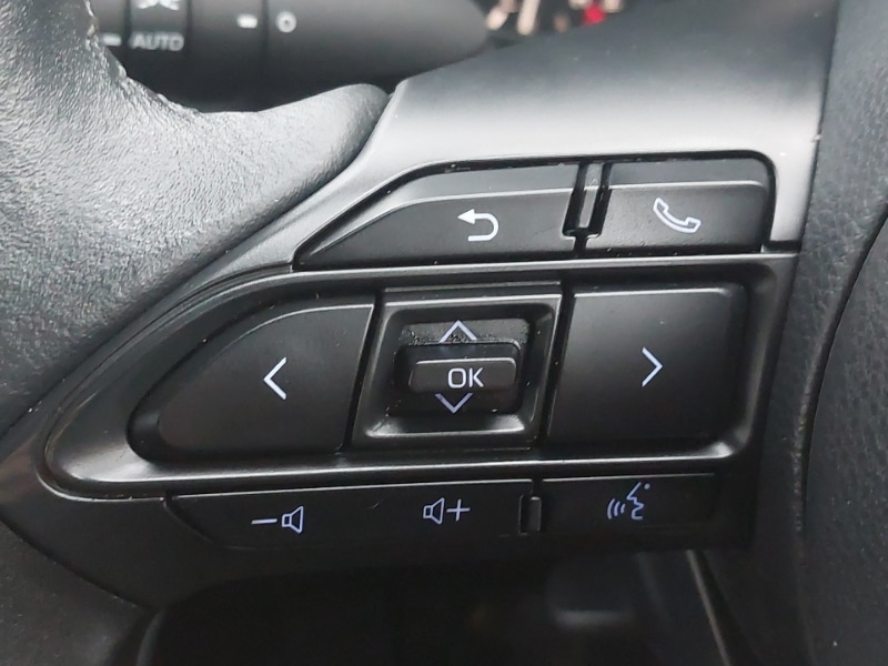 Used Toyota Yaris 2023 for sale - 77874935: Photo 12