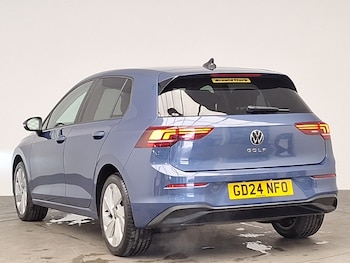 Used Volkswagen Golf 2024 for sale - 77115678: Photo