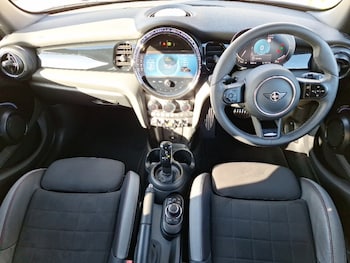 Used MINI Hatch 2023 for sale - 77762172: Photo