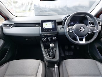 Used Renault Clio 2023 for sale - 78381181: Photo