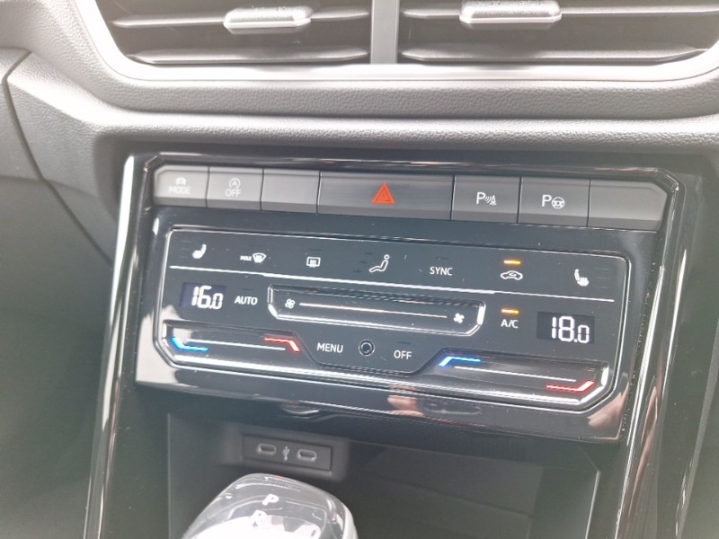 Used Volkswagen T-Roc 2024 for sale - 76764447: Photo 11