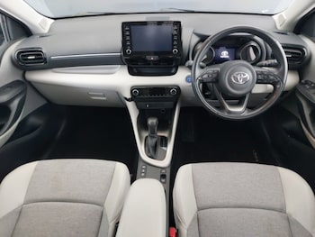 Used Toyota Yaris 2022 for sale - 75612501: Photo