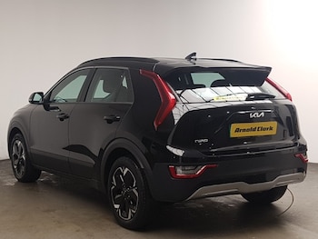 Used Kia Niro 2023 for sale - 77081112: Photo