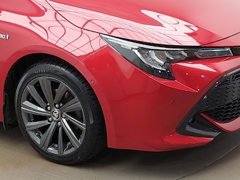 2021 - 1.8 VVT-i Hybrid Design 5dr CVT