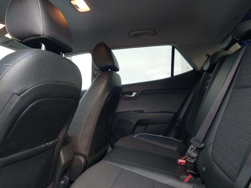 Used Kia Stonic 2023 for sale - 77062917: Photo 6