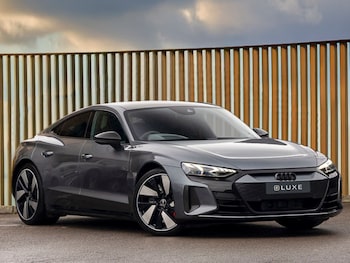 2022 - 475kW Quattro 93kWh Carbon Black 4dr Auto