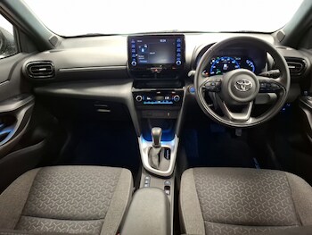 Used Toyota Yaris Cross 2022 for sale - 77492105: Photo