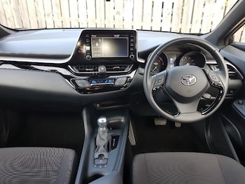 Used Toyota C-HR 2022 for sale - 76446234: Photo