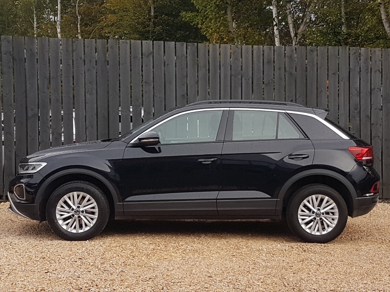 Used Volkswagen T-Roc 2023 for sale - 76713856: Photo 4