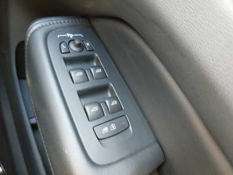 Used Volvo XC60 2023 for sale - 76347850: Photo 12