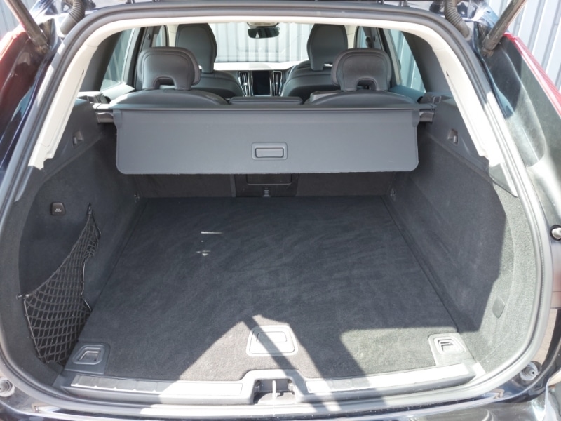 Used Volvo XC60 2023 for sale - 76347850: Photo 8