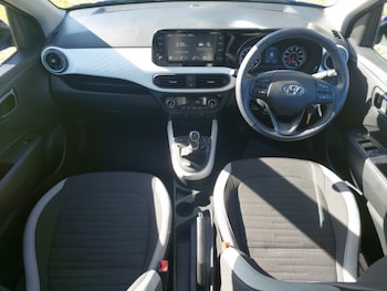 Used Hyundai i10 2022 for sale - 76115999: Photo