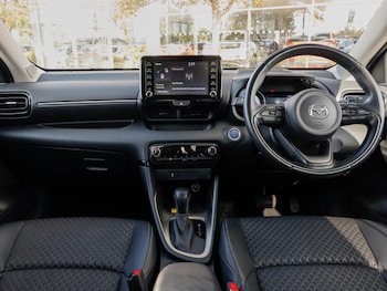 Used Mazda Mazda2 HYBRID 2023 for sale - 76404277: Photo