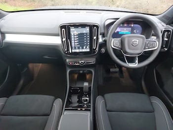 Used Volvo XC40 2025 for sale - 77206219: Photo