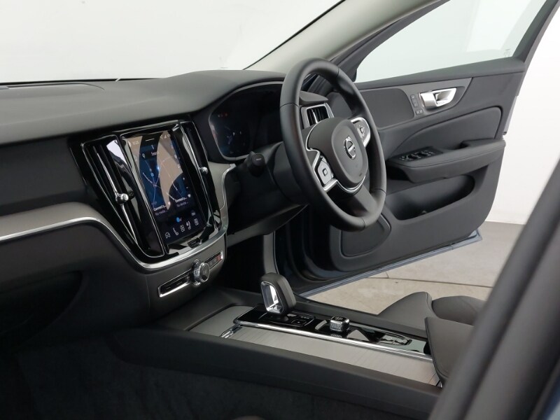 Used Volvo V60 2025 for sale - 77923620: Photo 11