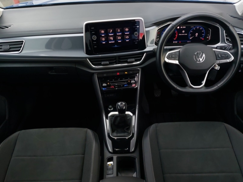 Used Volkswagen T-Roc 2023 for sale - 77265936: Photo 2