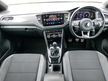 Used Volkswagen T-Roc 2021 for sale - 77467349: Photo