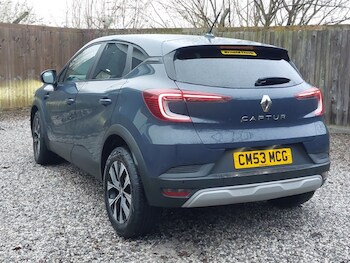 Used Renault Captur 2024 for sale - 77400333: Photo