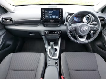 Used Toyota Yaris 2023 for sale - 78080215: Photo