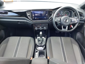 Used Volkswagen T-Roc 2021 for sale - 78386840: Photo