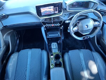 Used Peugeot 2008 2024 for sale - 79086222: Photo