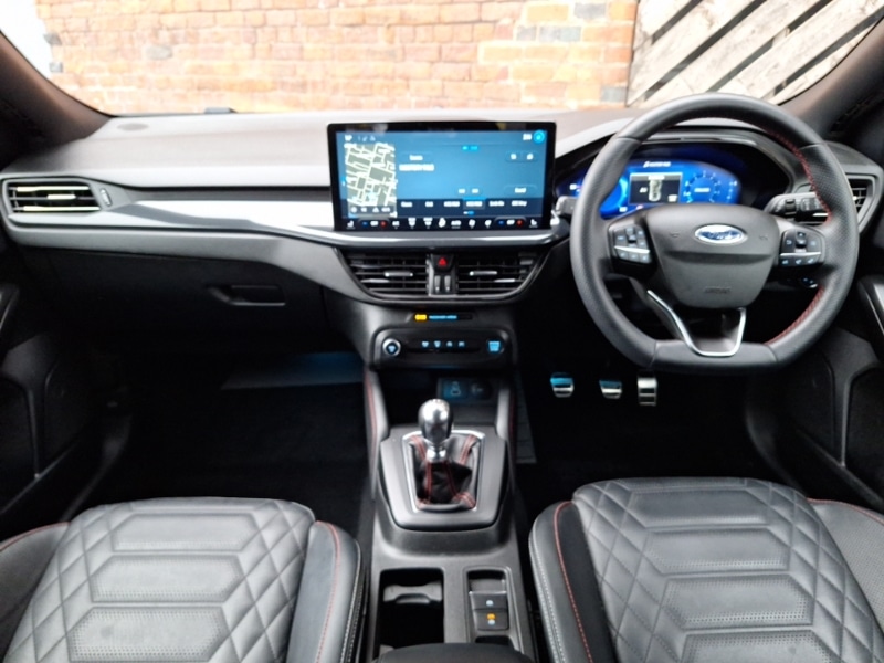 Used Ford Focus 2023 for sale - 76708982: Photo 2