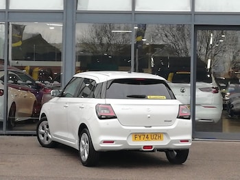 Used Suzuki Swift 2024 for sale - 77782901: Photo