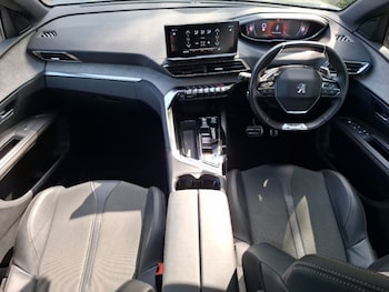 Used Peugeot 5008 2023 for sale - 79492502: Photo