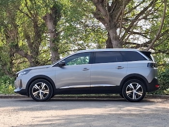 Used Peugeot 5008 2023 for sale - 79492502: Photo
