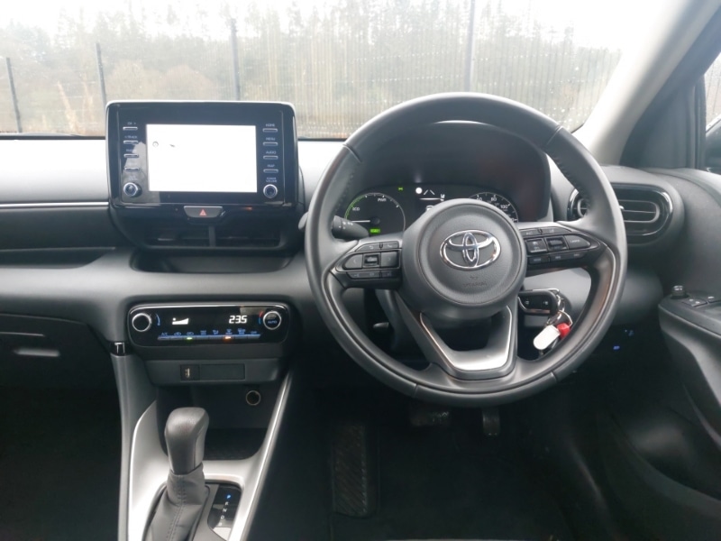 Used Toyota Yaris 2022 for sale - 77731995: Photo 2