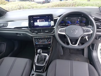Used Volkswagen T-Roc 2023 for sale - 78522434: Photo