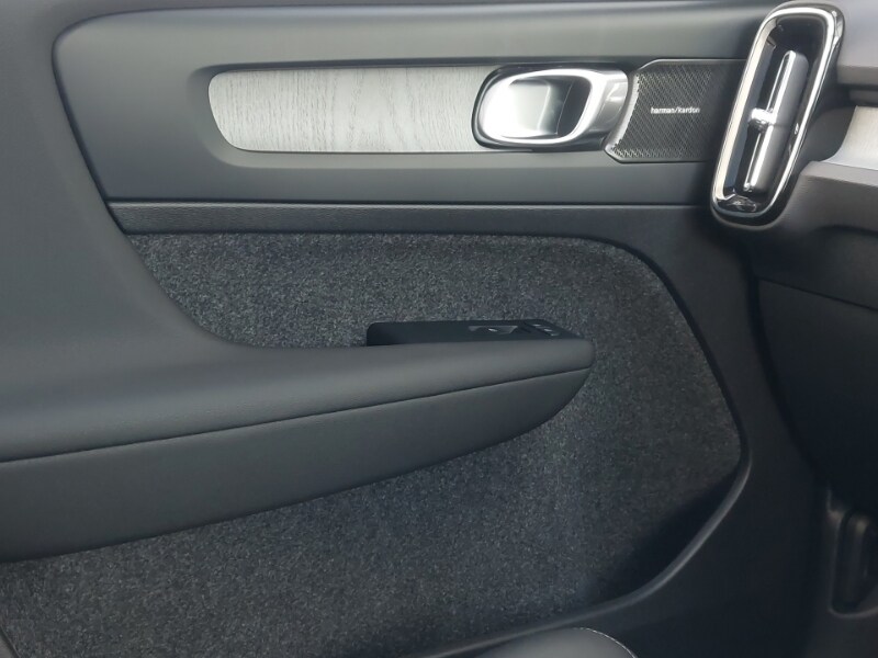 Used Volvo XC40 2025 for sale - 77577139: Photo 11