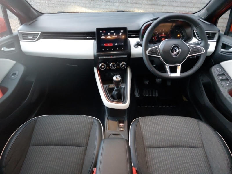 Used Renault Clio 2022 for sale - 76959470: Photo 2