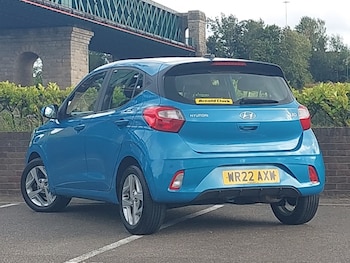 Used Hyundai i10 2022 for sale - 79557401: Photo