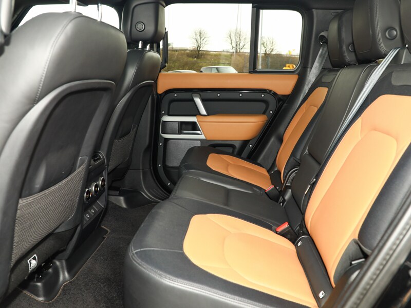 Used Land Rover Defender 2023 for sale - 77690428: Photo 6