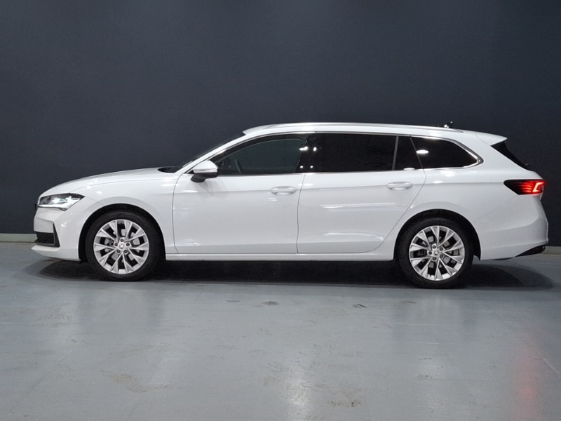 Used Skoda Superb 2024 for sale - 76347901: Photo 4