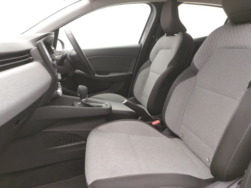 Used Renault Clio 2025 for sale - 77948779: Photo 5