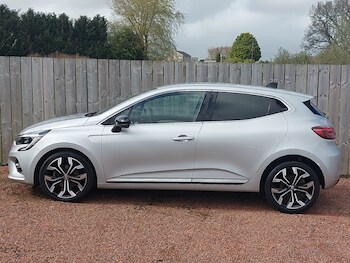 Used Renault Clio 2023 for sale - 78877660: Photo