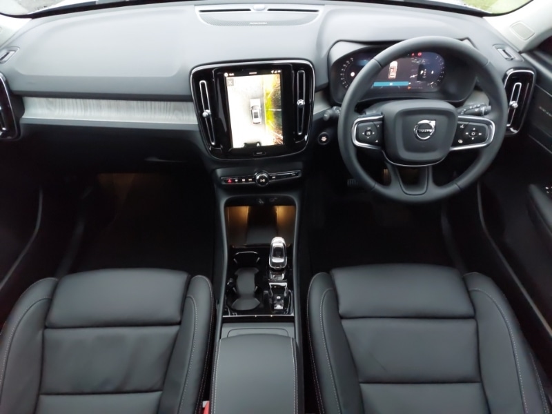 Used Volvo XC40 2025 for sale - 77142741: Photo 2